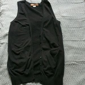 Mac & Jac black sleeveless cardigan